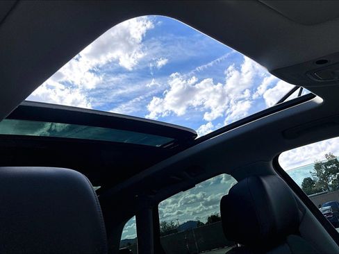 Used 2018 Audi Q5 2.0T Premium Plus w/ Premium Plus Package image 16