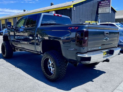 Used 2018 Chevrolet Silverado 1500 LT w/ LT Eassist Package AWD/4WD image 8