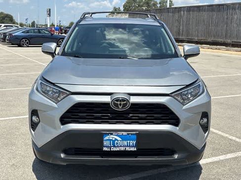 Used 2021 Toyota RAV4 XLE Premium FWD image 9