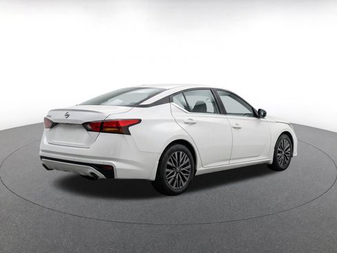 Used 2026 Nissan Altima 2.5 SV FWD image 8