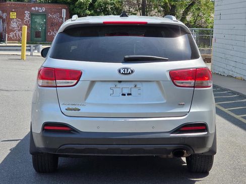 Used 2016 Kia Sorento AWD w/ LX Convenience Package image 6