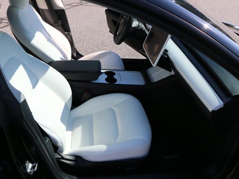 Used 2021 Tesla Model 3 Performance AWD/4WD image 18