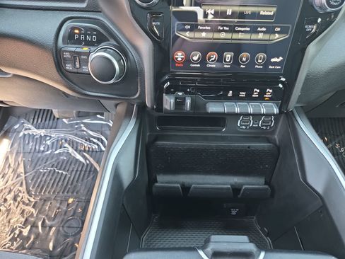 Used 2021 RAM 1500 Big Horn AWD/4WD image 25