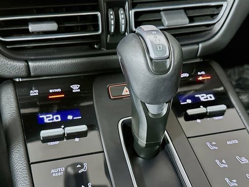 Used 2023 Porsche Macan S image 7