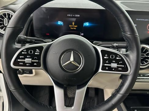 Used 2022 Mercedes-Benz GLB 250 4MATIC image 15