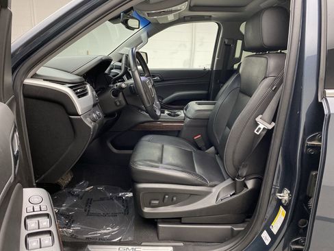 Used 2019 GMC Yukon XL SLT w/ Open Road Package AWD/4WD image 10