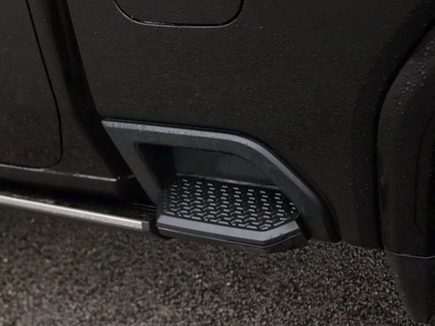 Used 2024 GMC Sierra 2500 Denali Ultimate image 9