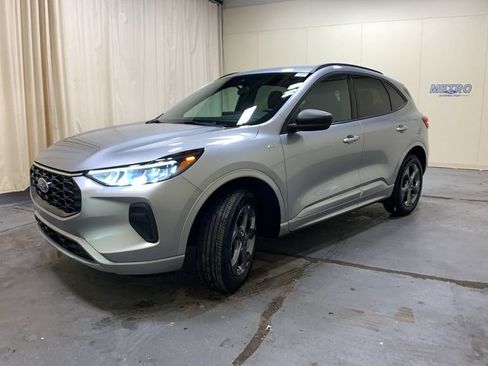 Used 2024 Ford Escape ST-Line w/ Tech Pack #1 AWD/4WD image 7