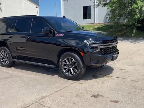 Used 2021 Chevrolet Tahoe Z71 w/ Luxury Package AWD/4WD image 2