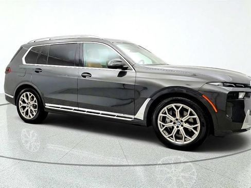 Used 2023 BMW X7 xDrive40i w/ Premium Package AWD/4WD image 3
