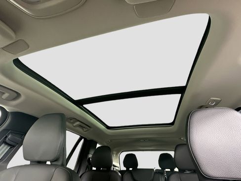 Certified 2024 Volvo XC90 B5 Plus image 23