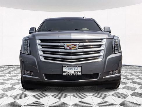 Used 2018 Cadillac Escalade Platinum AWD/4WD image 4