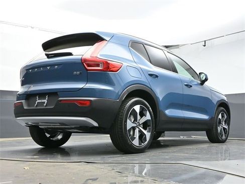 New 2024 Volvo XC40 B5 Plus w/ Protection Package Premier image 29