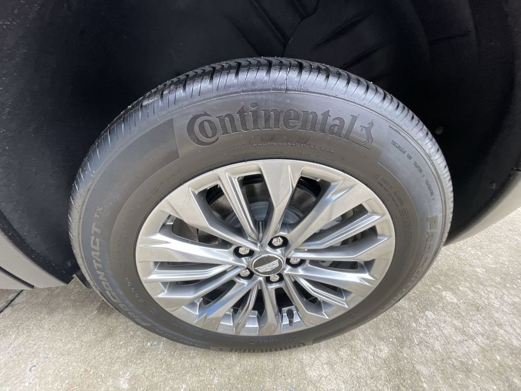 Certified 2025 Cadillac XT4 Premium Luxury FWD image 33