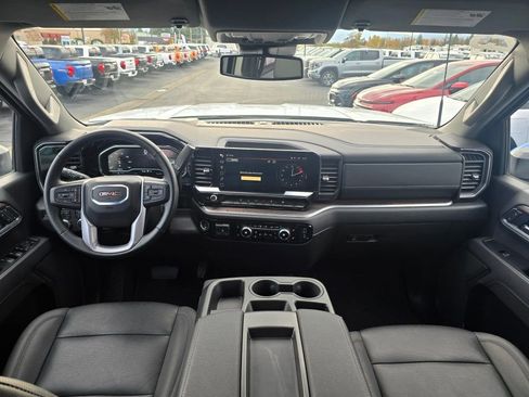 Used 2025 GMC Sierra 2500 SLT AWD/4WD image 6