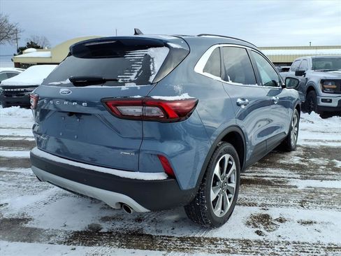 Used 2024 Ford Escape Platinum image 4