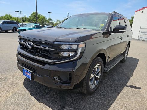 New 2027 Ford Expedition Active RWD image 4