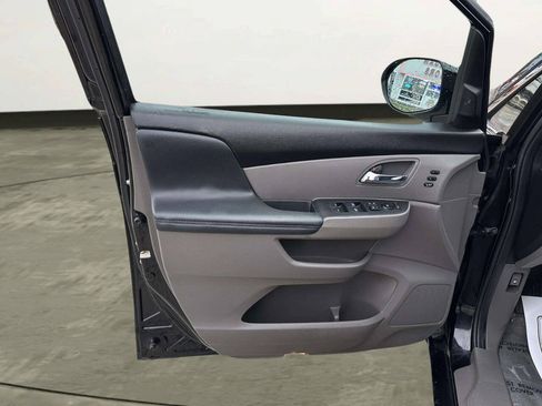 Used 2016 Honda Odyssey Touring Elite image 11
