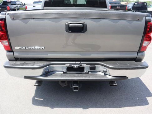 Used 2006 Chevrolet Silverado 1500 LT w/ Onstar Plus Package AWD/4WD image 8