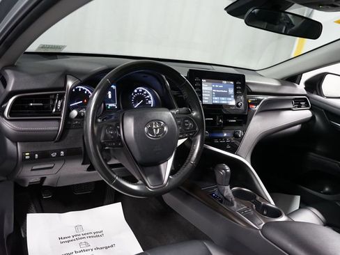 Used 2023 Toyota Camry SE FWD image 11