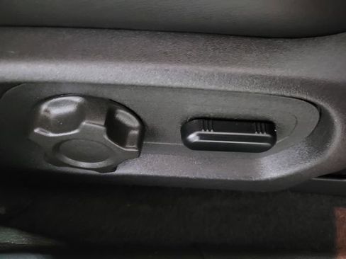 Used 2013 Ford Taurus SEL image 51