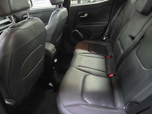 Used 2019 Jeep Renegade Limited w/ Trailer Tow Group image 16