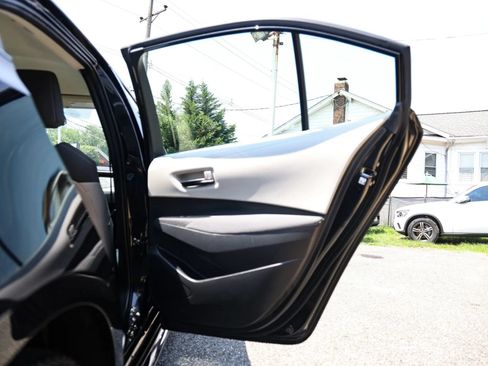 Used 2022 Toyota Corolla LE FWD image 31