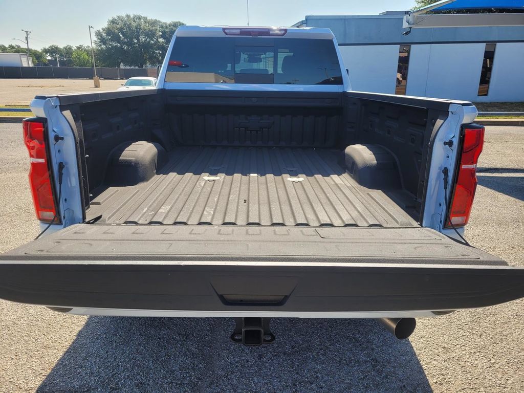 Used 2026 Chevrolet Silverado 2500 High Country AWD/4WD image 13