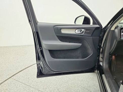 Used 2026 Volvo XC40 B5 Ultra image 27
