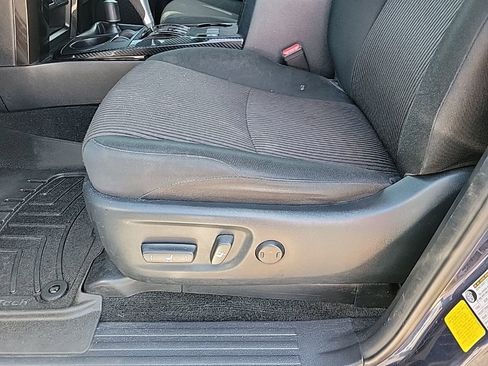 Used 2022 Toyota 4Runner TRD Off-Road AWD/4WD image 11