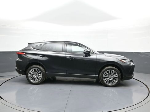 Certified 2023 Toyota Venza Limited image 5