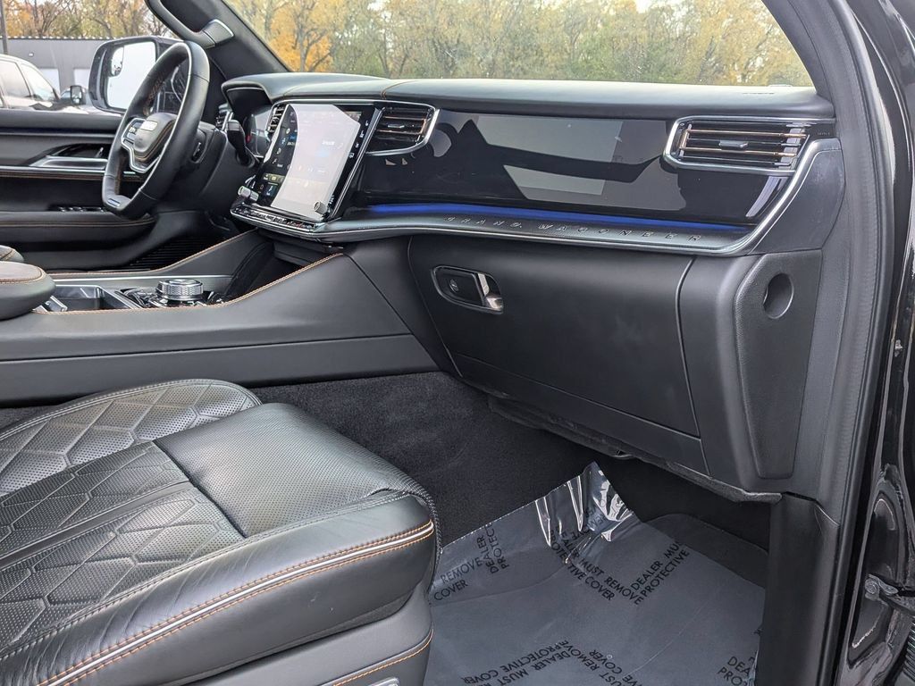 Used 2024 Jeep Grand Wagoneer Series III w/ Rear Seat Video Group 1 AWD/4WD image 31