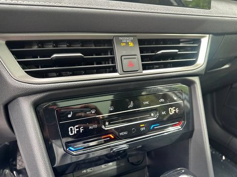 New 2026 Volkswagen Taos SE AWD/4WD image 16