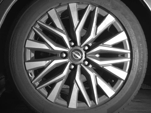 Used 2025 Nissan Altima 2.5 SV FWD image 17