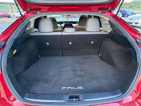 Used 2017 Toyota Prius Three w/ Carpet Mat Package FWD image 10