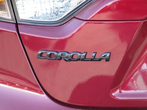 Used 2025 Toyota Corolla LE image 10