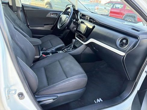 Used 2018 Toyota Corolla iM w/ Carpet Mat Package (TMS) FWD image 25