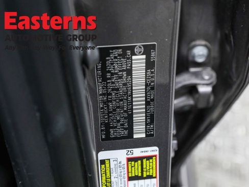 Used 2022 Toyota Camry SE image 33