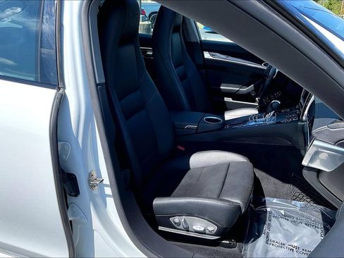 Used 2016 Porsche Panamera 4 AWD/4WD image 31