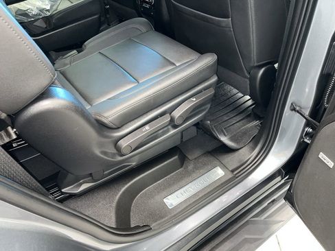 Used 2022 Chevrolet Tahoe LT w/ Luxury Package image 20