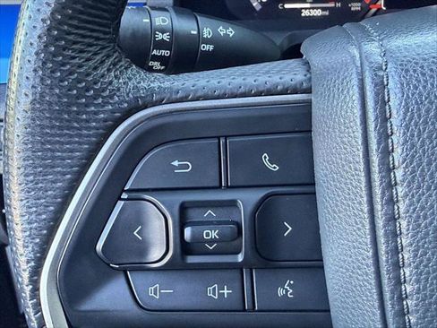 Certified 2025 Toyota Tacoma TRD Off-Road AWD/4WD image 26