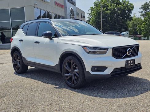Used 2022 Volvo XC40 T5 R-Design w/ Advanced Package AWD/4WD image 7