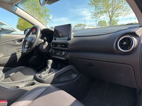 Used 2022 Hyundai Kona Limited image 32