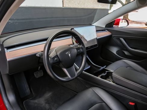 Used 2018 Tesla Model 3 Long Range RWD image 2