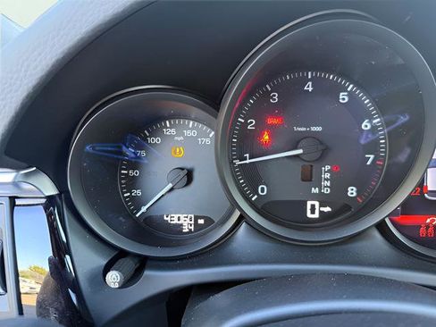 Used 2022 Porsche Macan image 17