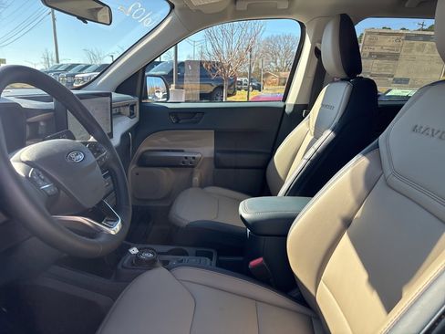 New 2026 Ford Maverick Lariat image 17