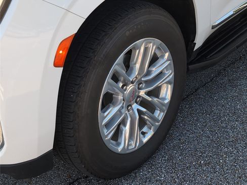 Used 2024 GMC Yukon XL SLT image 31