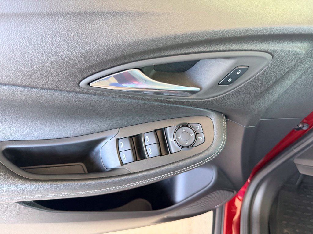 Used 2025 Buick Encore GX Preferred w/ Comfort Package FWD image 12
