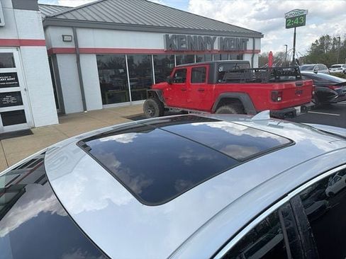 Used 2017 Chevrolet Malibu LT w/ Leather Package image 6