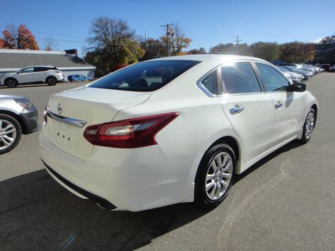 Used 2018 Nissan Altima 2.5 S w/ S Convenience Package image 4